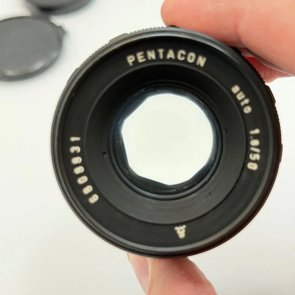 Pentacon Auto 1.8/50 M42 Screw Mount Prime Lens 50mm f1.8 *HAZE* See Pictures